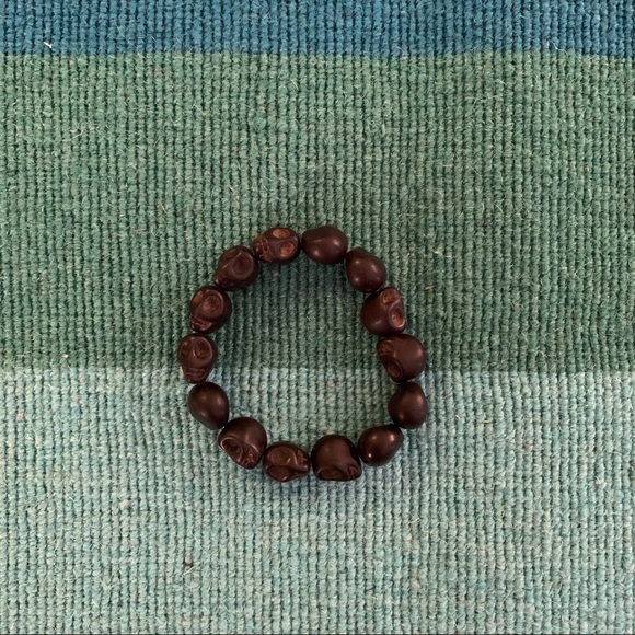 Brandy Melville black skull bracelet - Picture 2 of 2